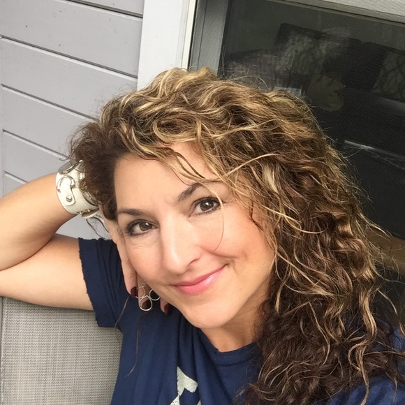 Meet your Posher, Kim - Picture 1 of 1